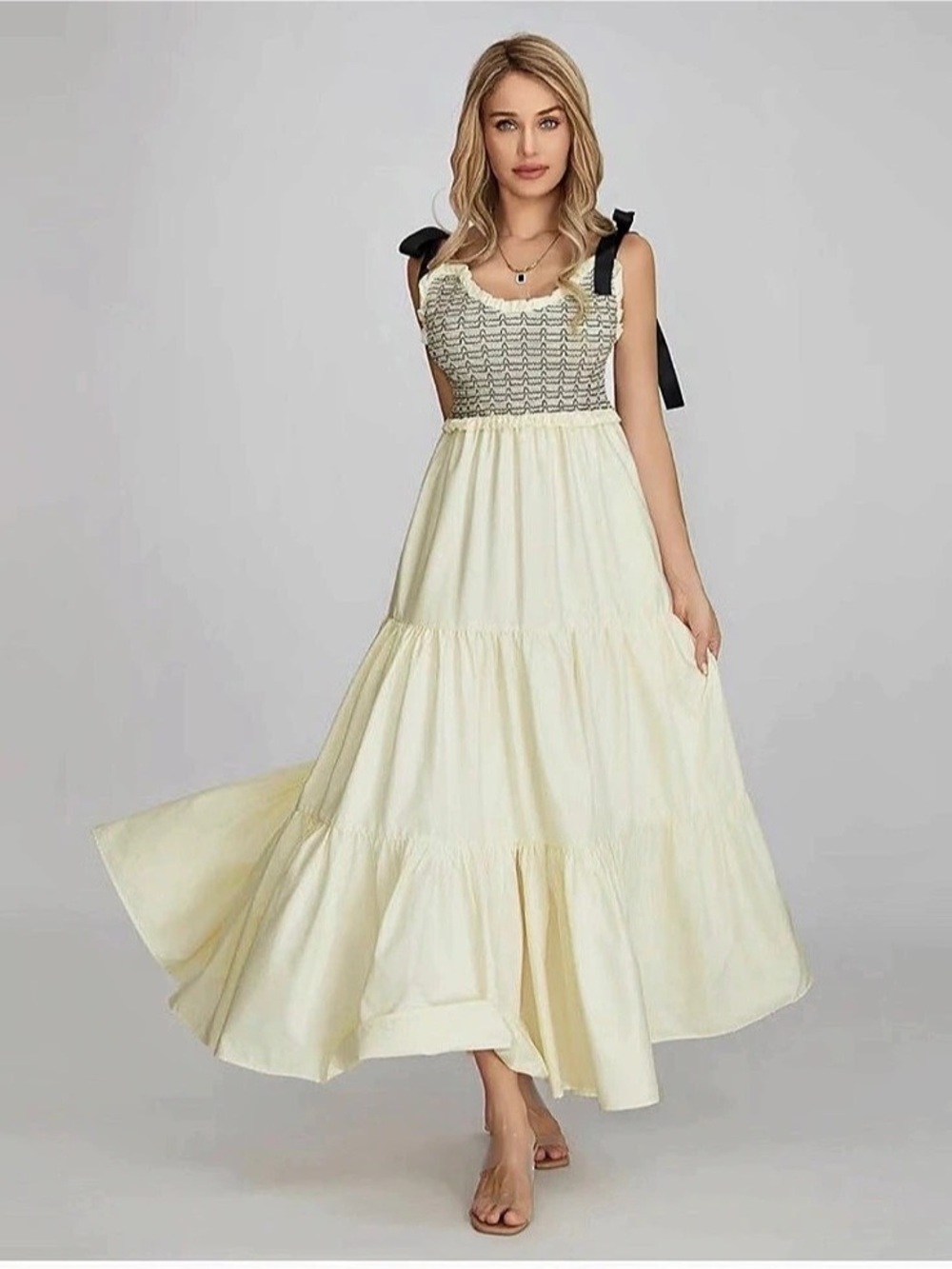 Maxi Dress in cream Size Large Like New